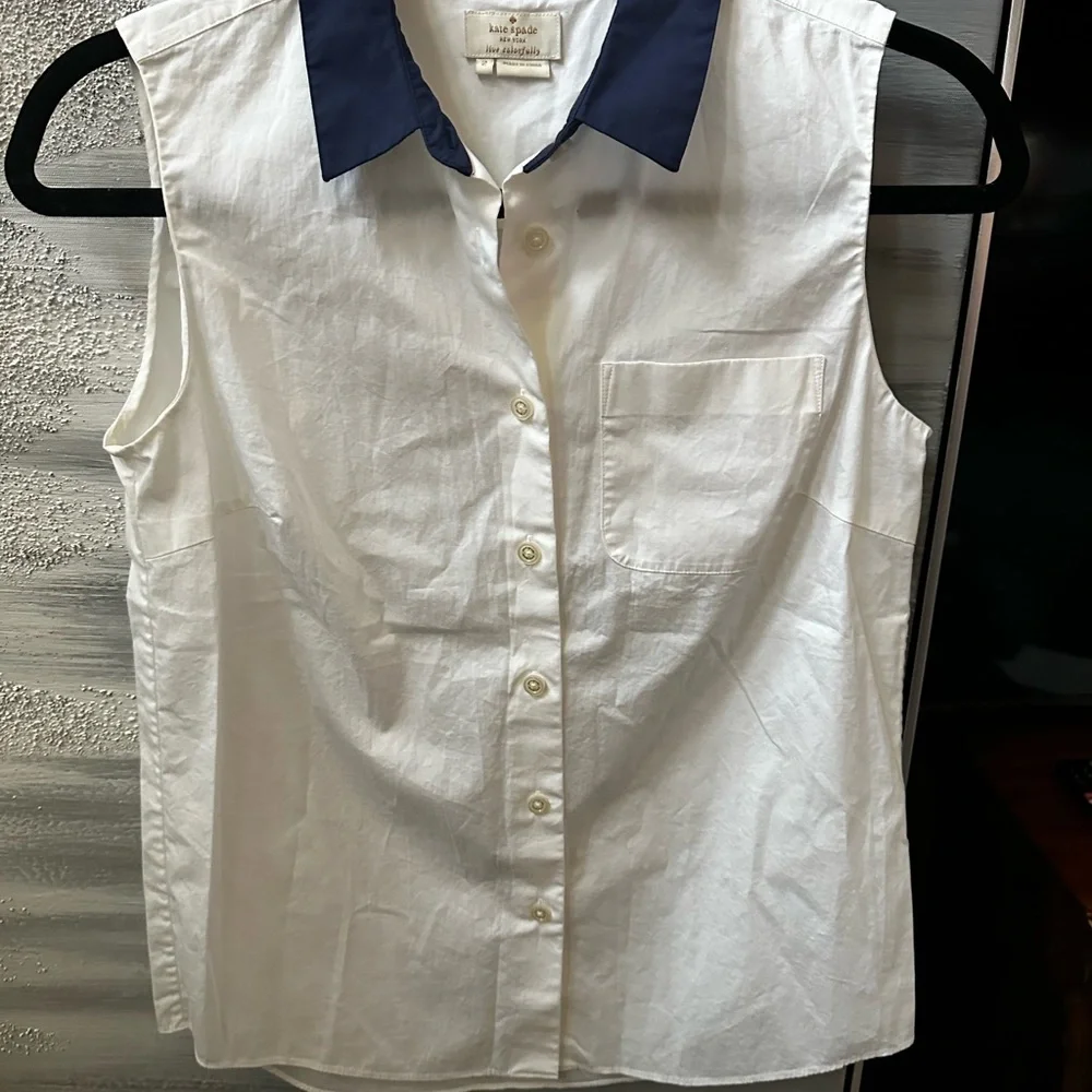 Kate Spade White and Navy Sleeveless Button Down Shirt